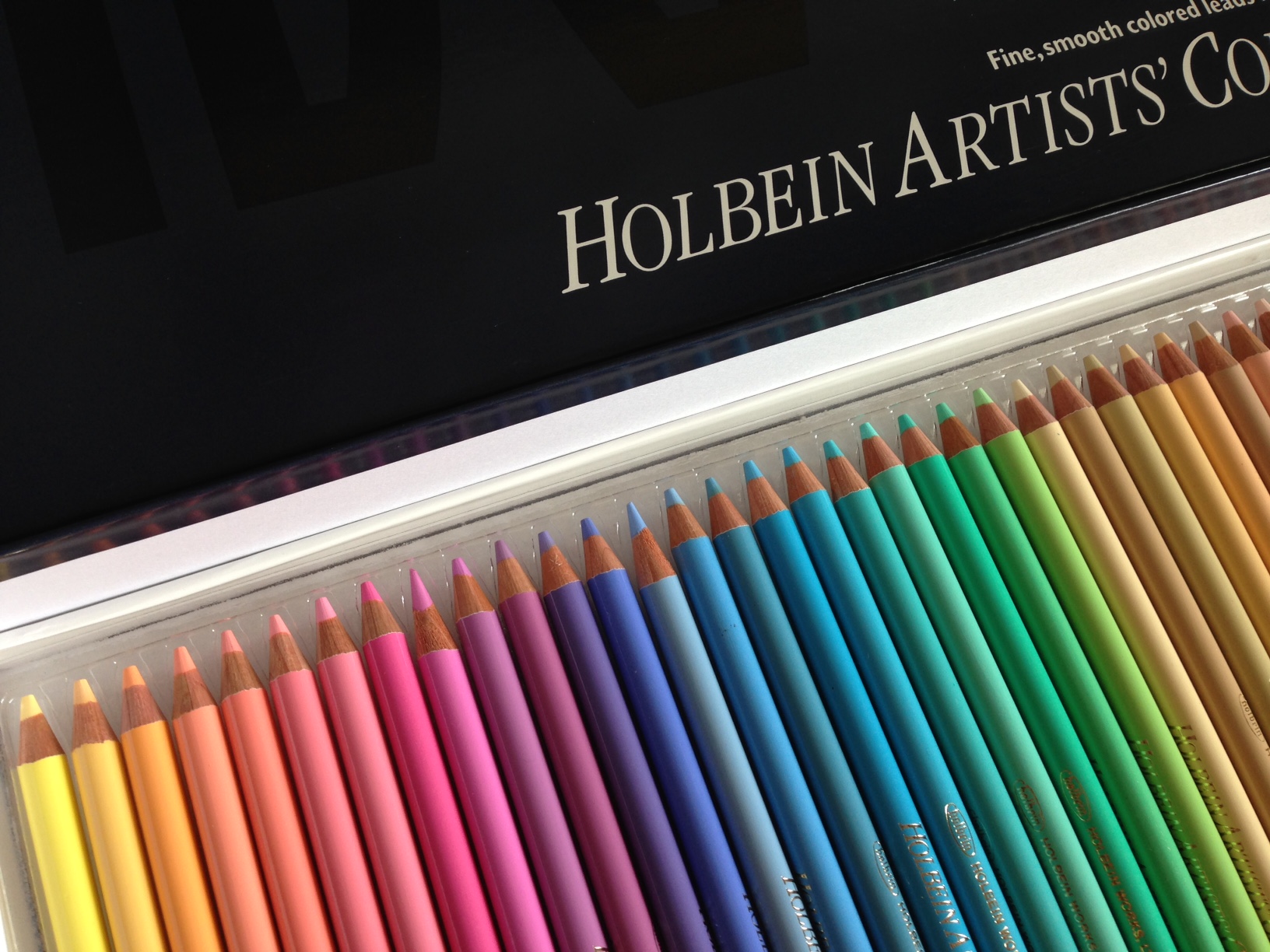 ホルべインの150色の色鉛筆