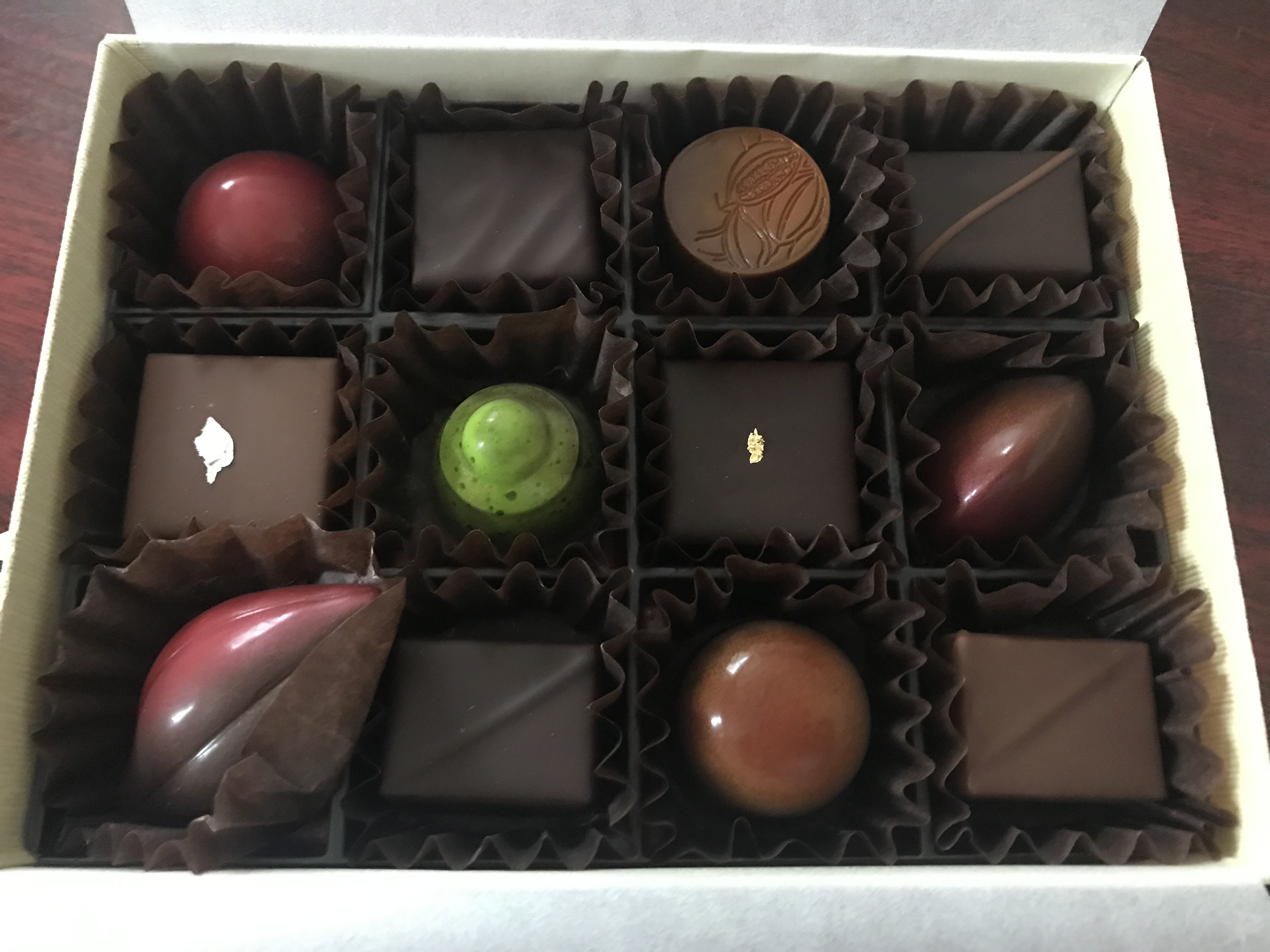 L’AVENUE（ラヴニュー）のチョコレートが届きました♪